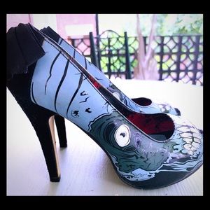 Iron fist Zombie Stompers! *glow in the dark* Sz9